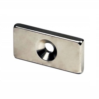 Магнит с зенковкой 10x10x3мм, 1 отверстие - 4 мм