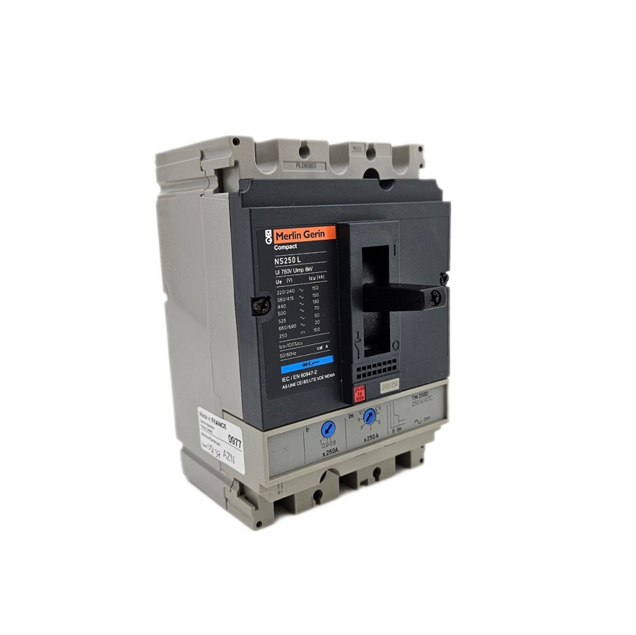 Автоматический выключатель COMPACT NS250L TM250D 3P3D 31710